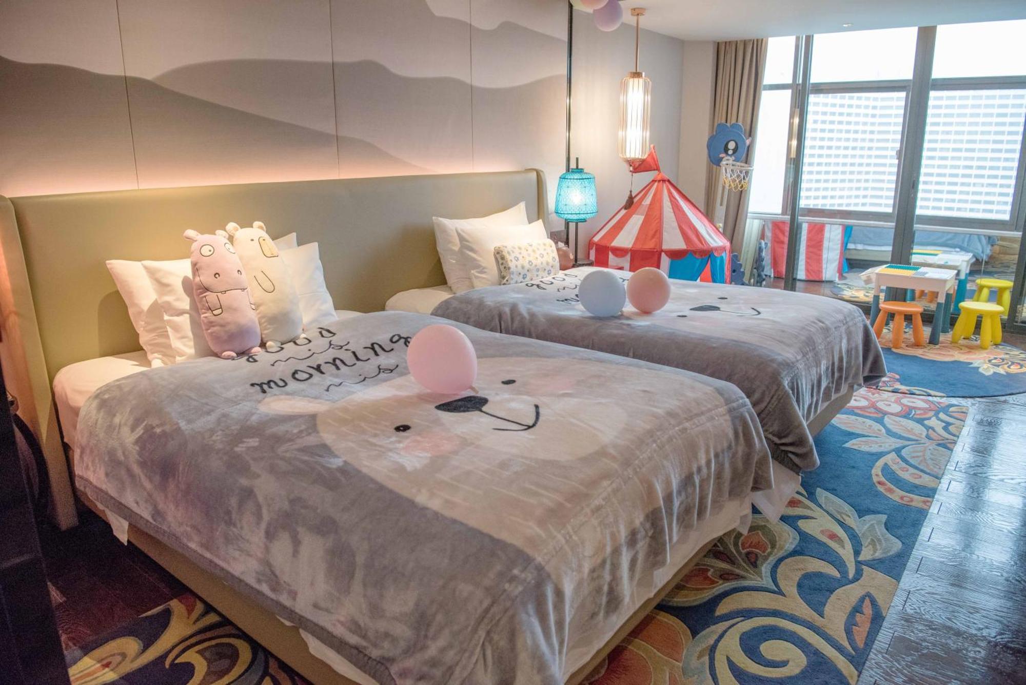 Guangzhou Baiyun Hotel Exteriér fotografie Family room