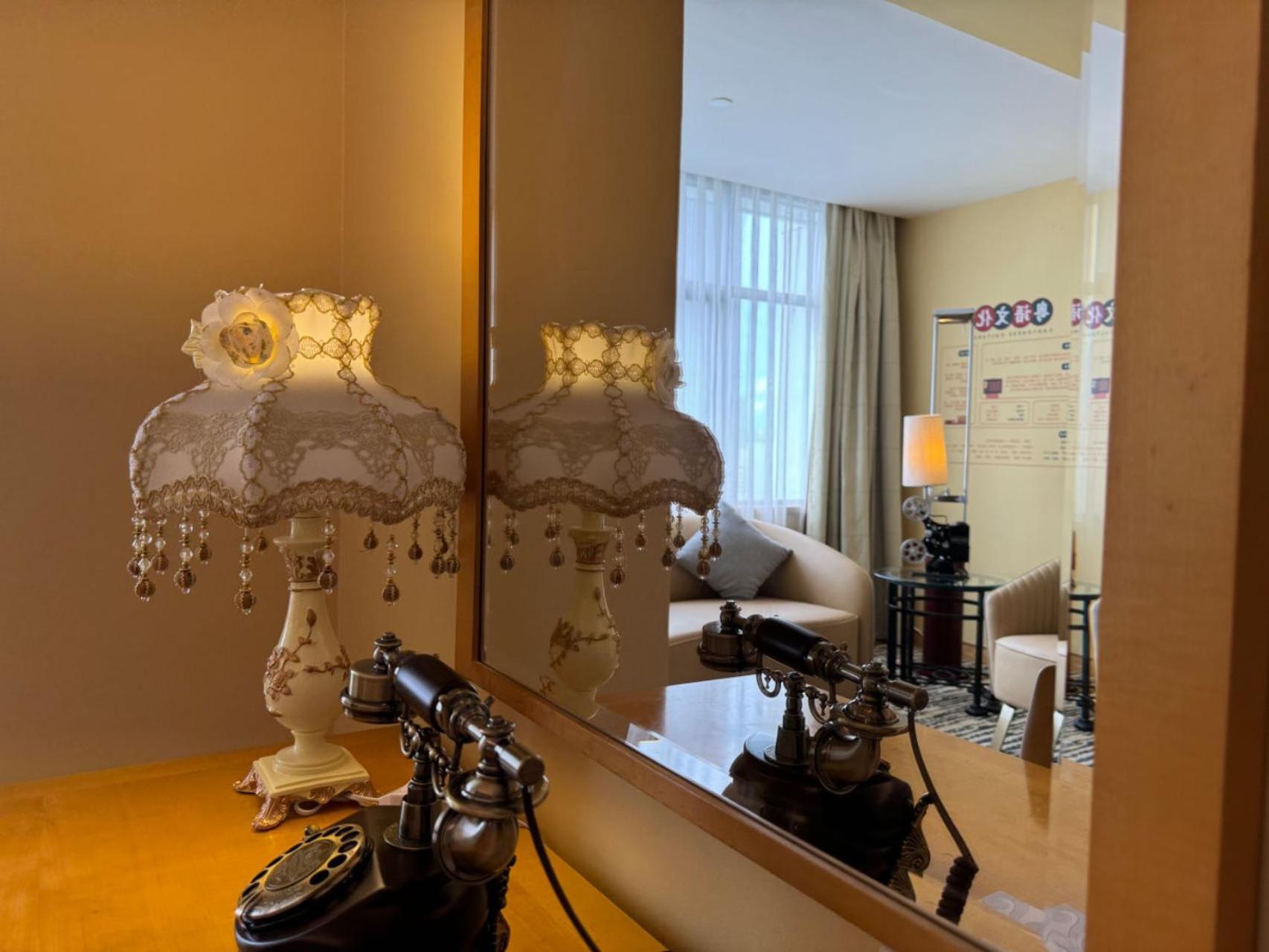 Guangzhou Baiyun Hotel Exteriér fotografie A mirror