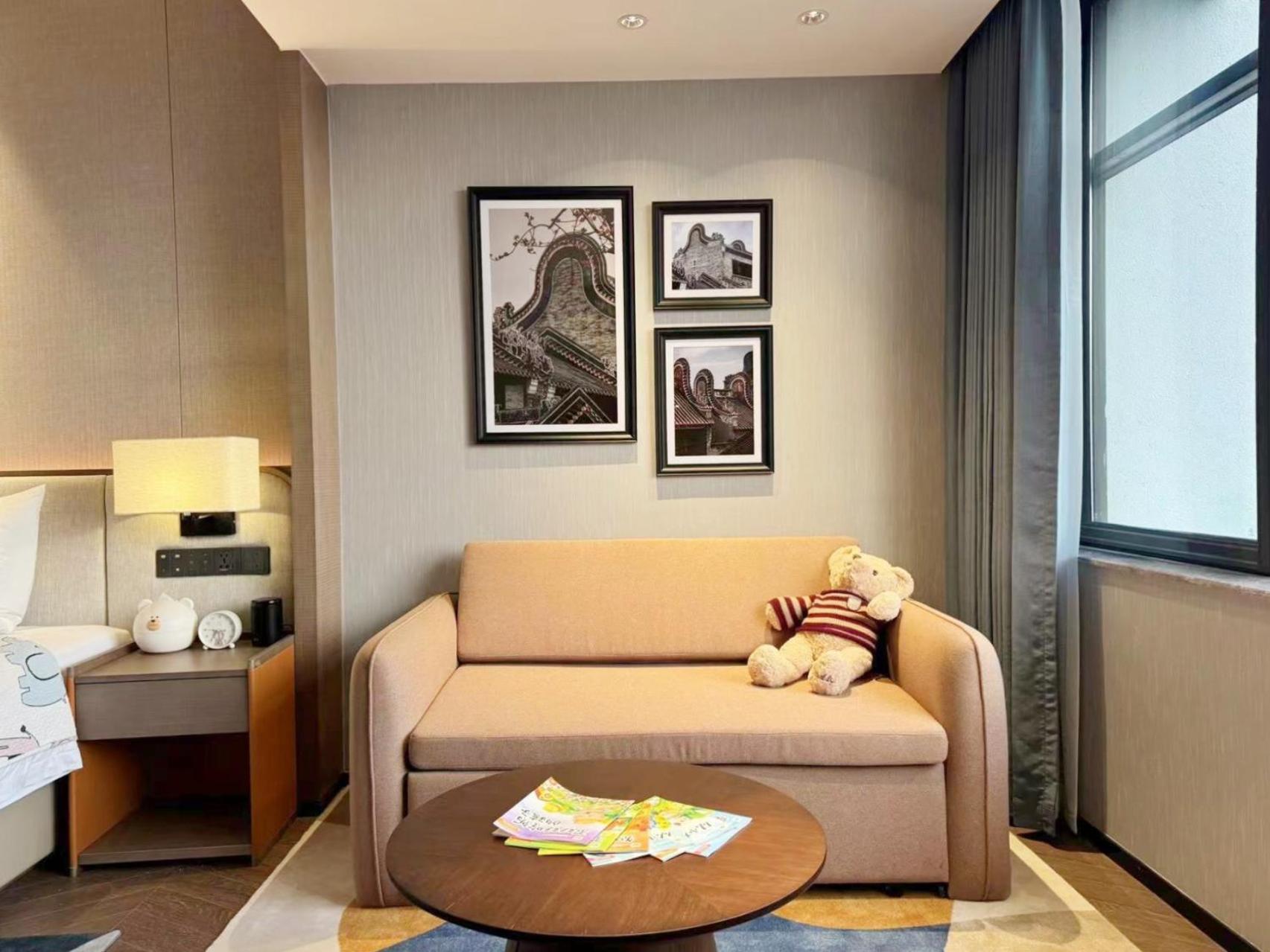 Guangzhou Baiyun Hotel Exteriér fotografie A sofa bed